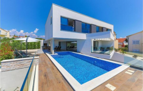 Beautiful Home In Okrug Gornji With Sauna
